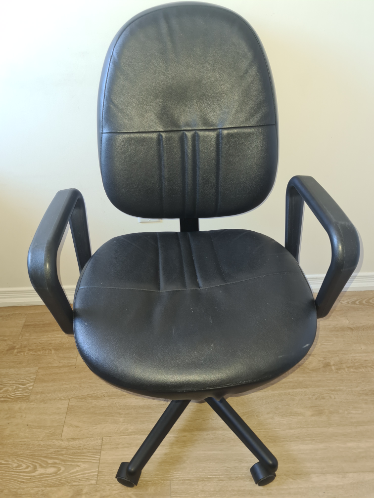 Black Office Chair with Wheels - photo 2