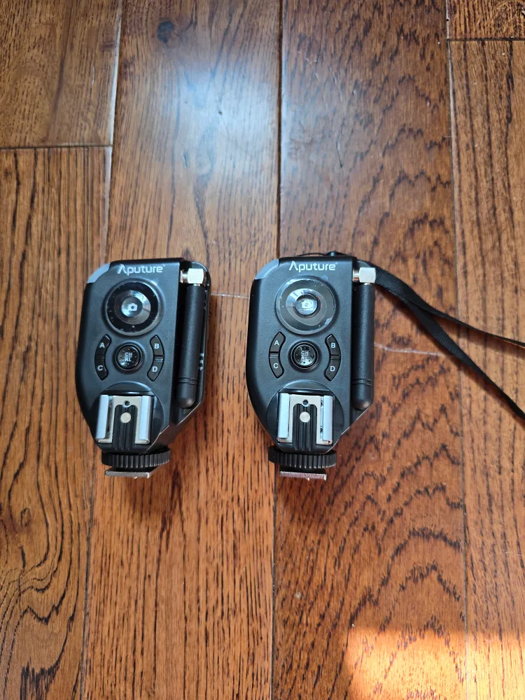 Pair of Aputure Wireless Flash Triggers image indicator(2)