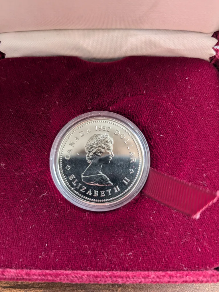 1982 Canada $1 Dollar 1867 Confederation Constitution Coin image indicator(2)