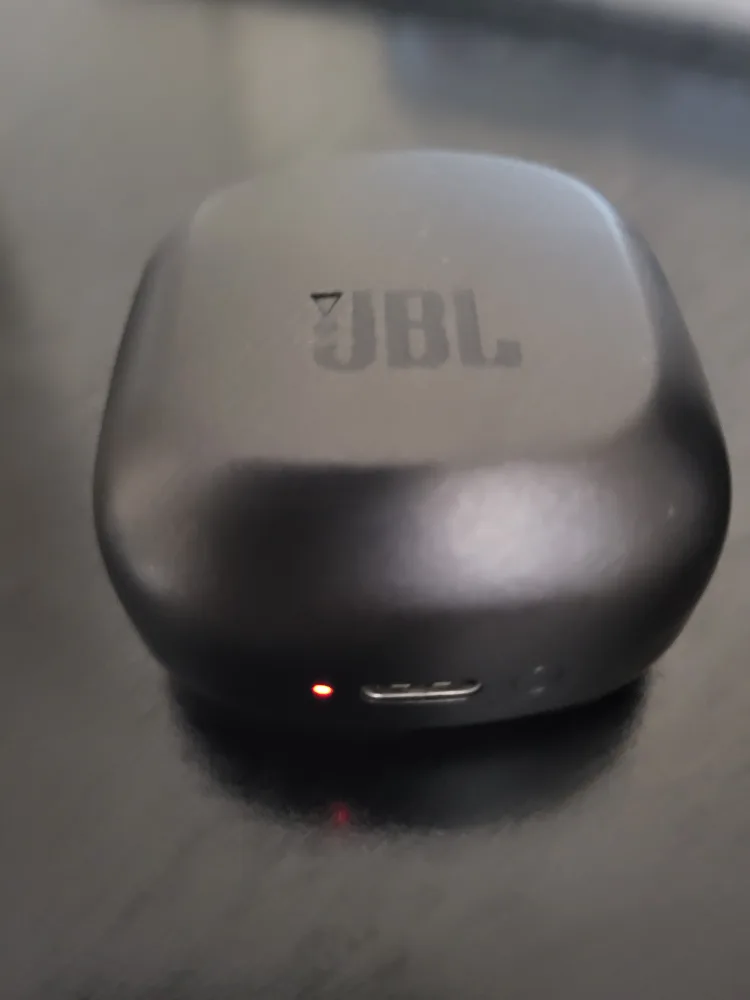 JBL Club pro + tws wireless earphones image indicator(5)