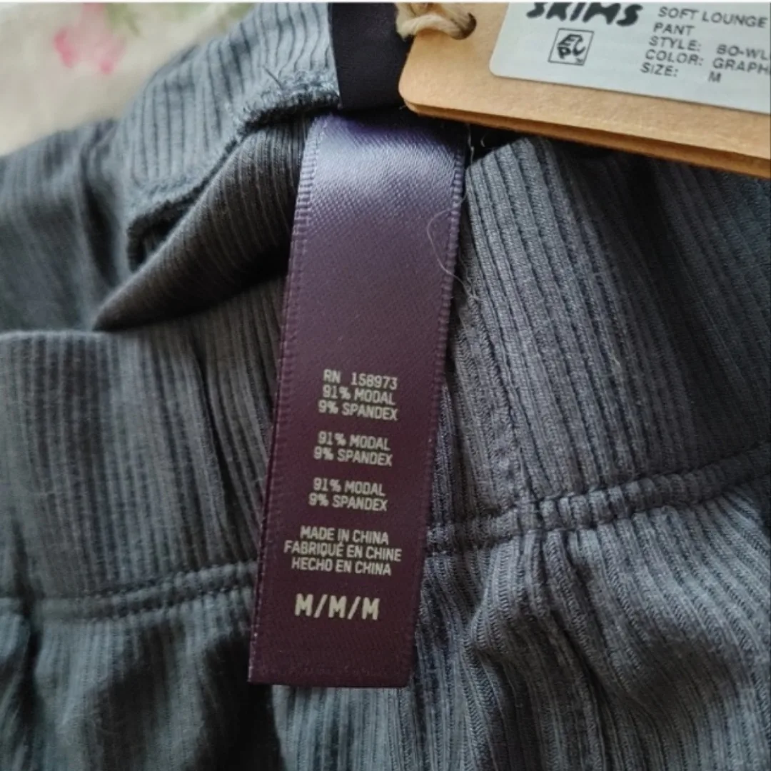 SKIMS Soft Lounge Pants image indicator(5)