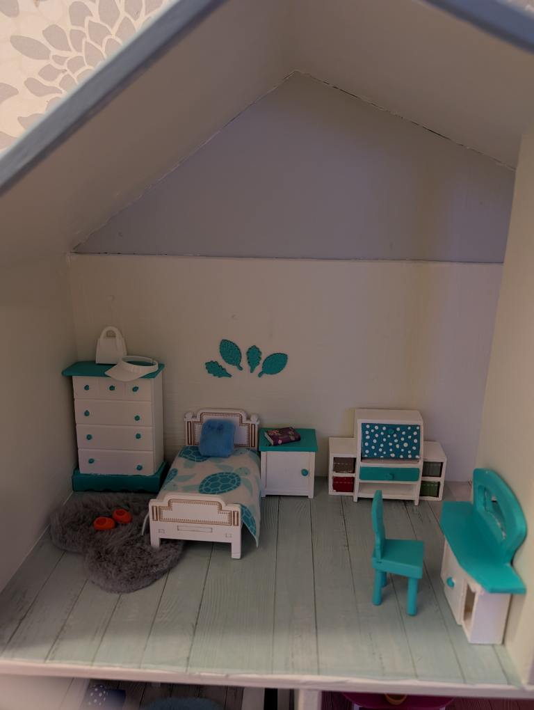 Custom Built Dollhouse with Furniture - photo 3
