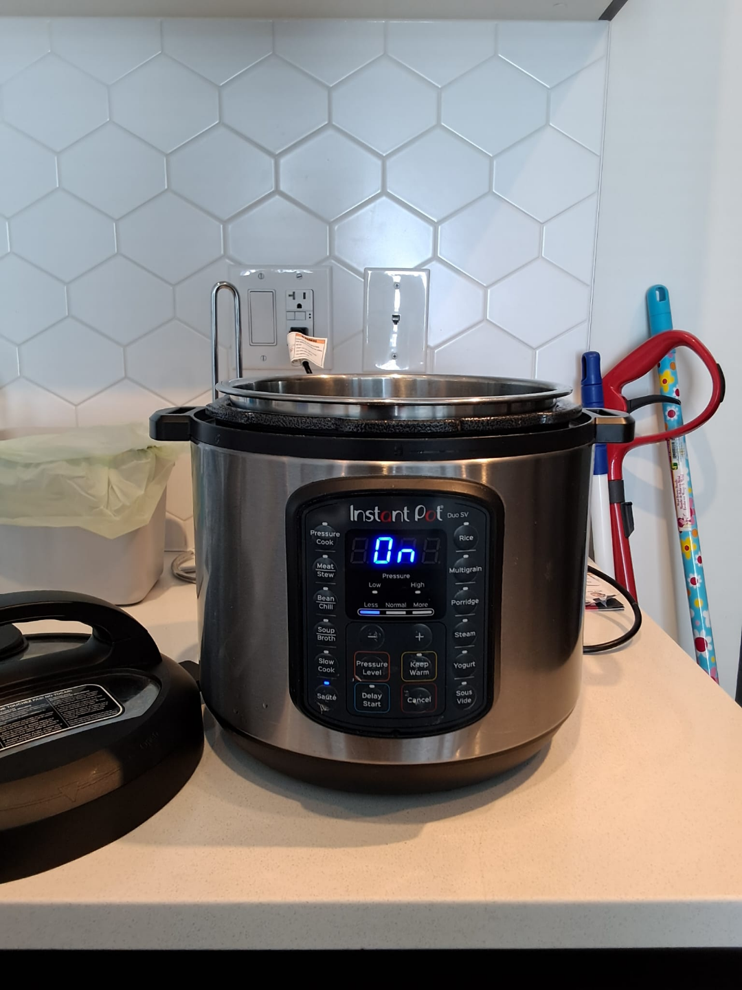 Instant Pot Duo SV 6-Quart Electric Pressure Cooker - photo 3