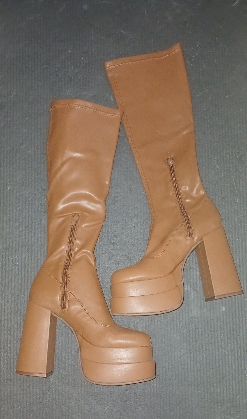 Brown Platform Boots Size 7. - photo 3