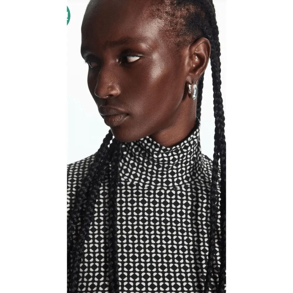 Black and White Geometric Pattern Mock Neck Mini Dress image indicator(3)