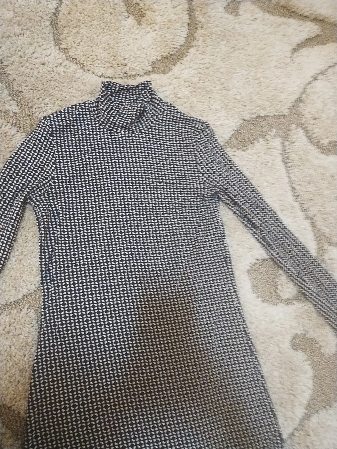 Black and White Geometric Pattern Mock Neck Mini Dress image indicator(5)