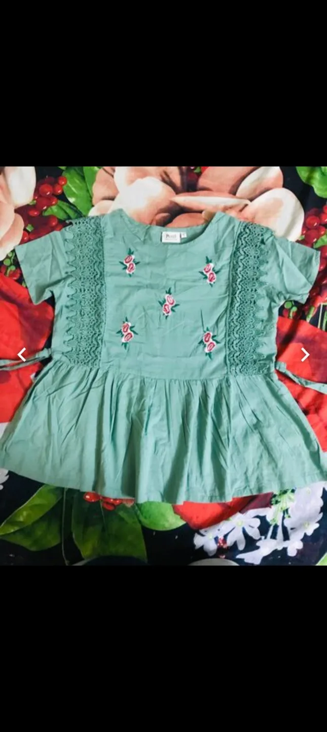 BRAND NEW Women's summer/Spring Tops 💚 image indicator(6)