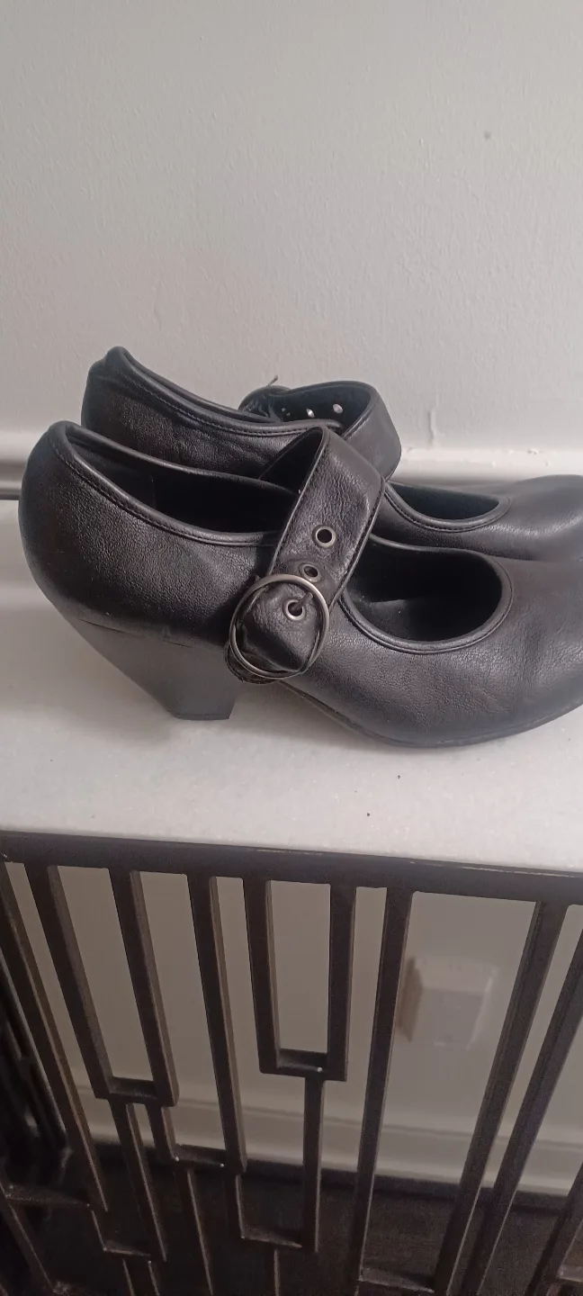 Black Leather Mary Jane Heels image indicator(2)