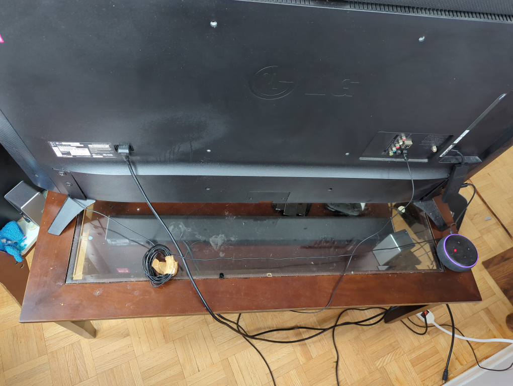 coffee table / tv table - photo 2