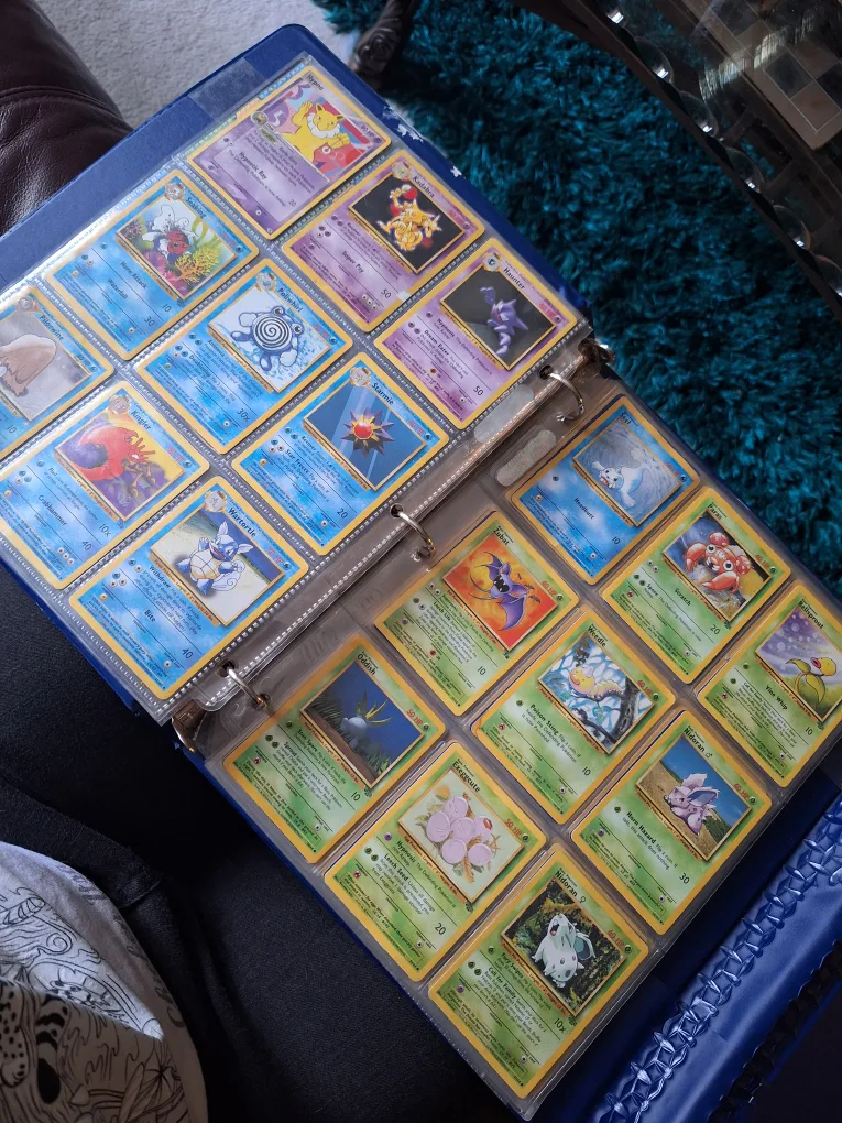 Pokemon Card Collection Binder image indicator(2)
