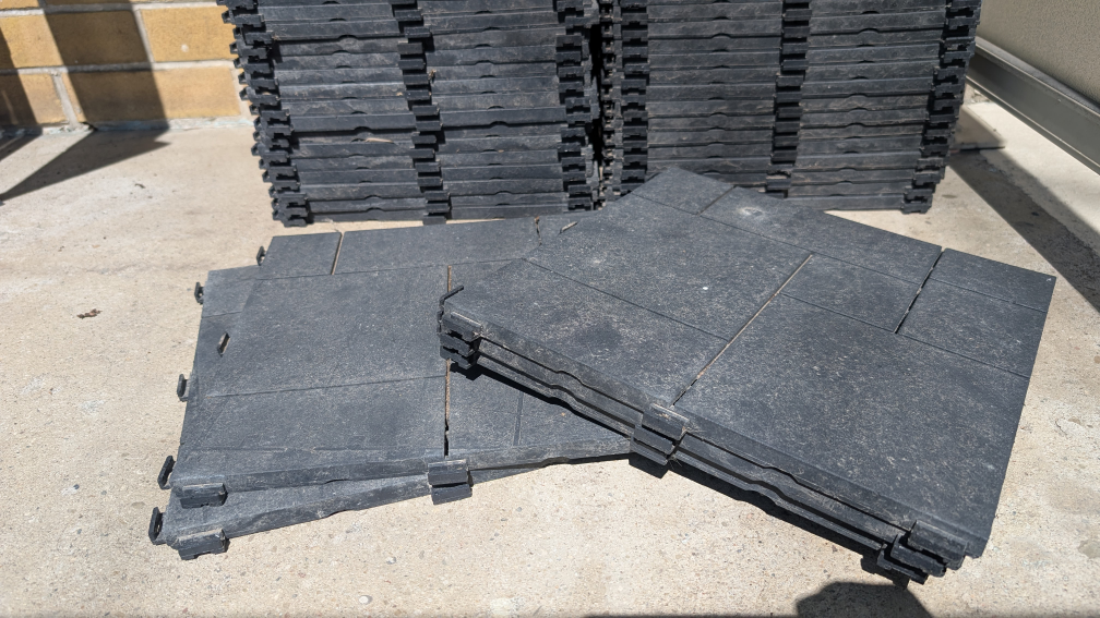 Bulk Interlocking Plastic Patio Tiles - photo 2