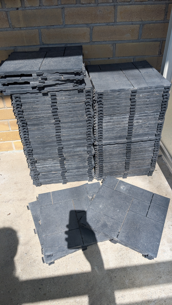 Bulk Interlocking Plastic Patio Tiles - photo 3