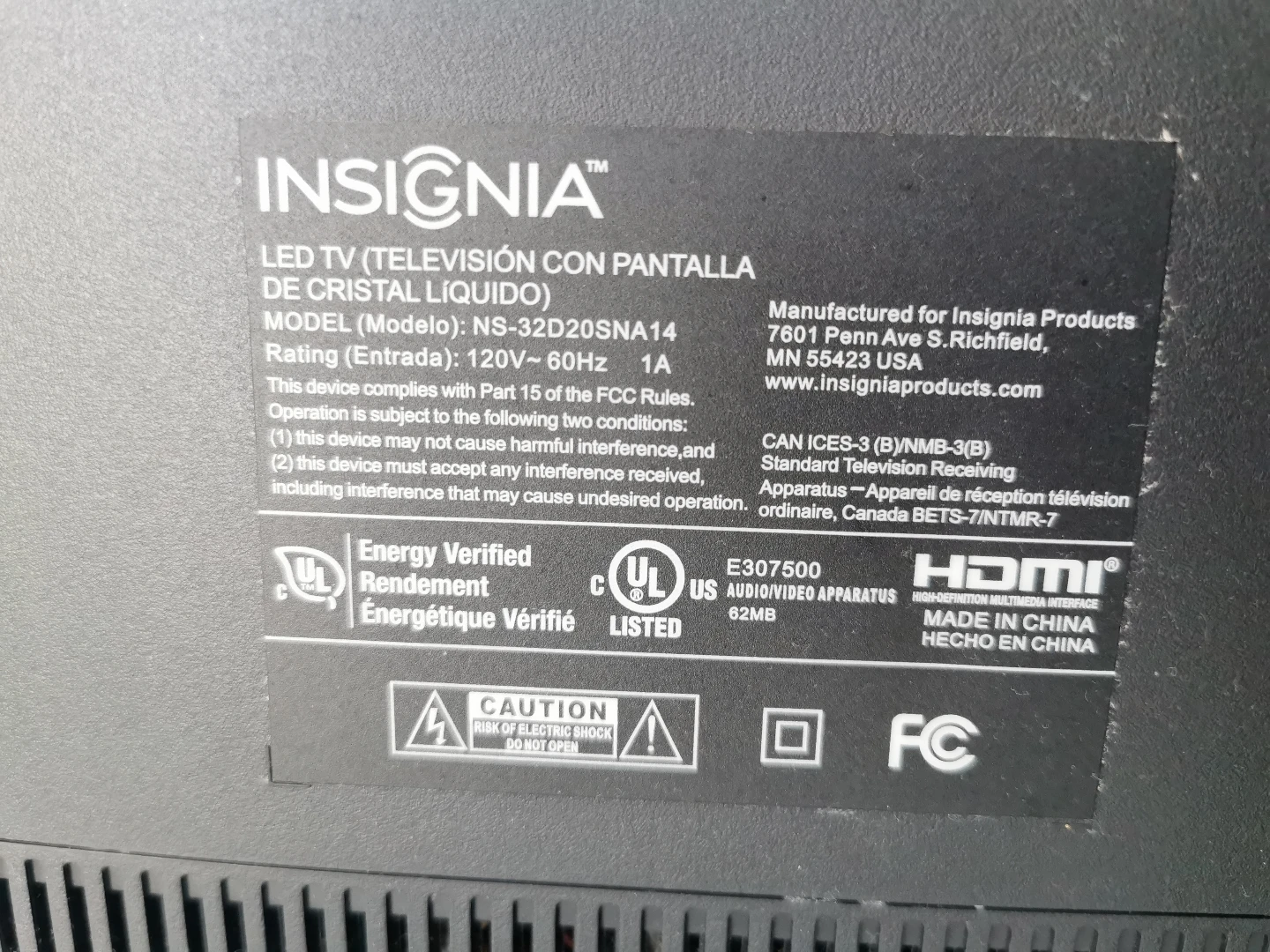 Insignia 32-inch LED TV with Remote - photo 3