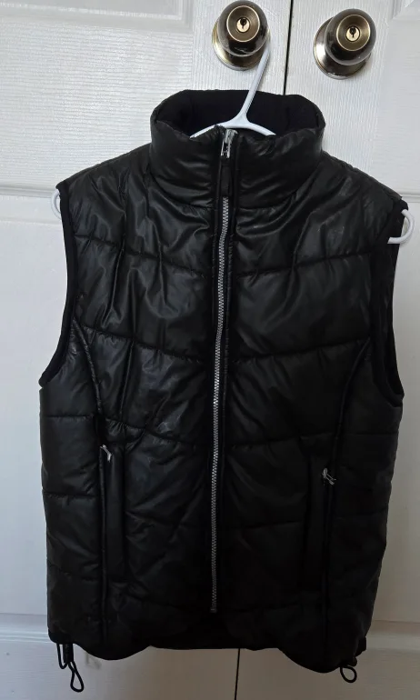 Costa Blanca Size S Black Puffer Vest thumbnail
