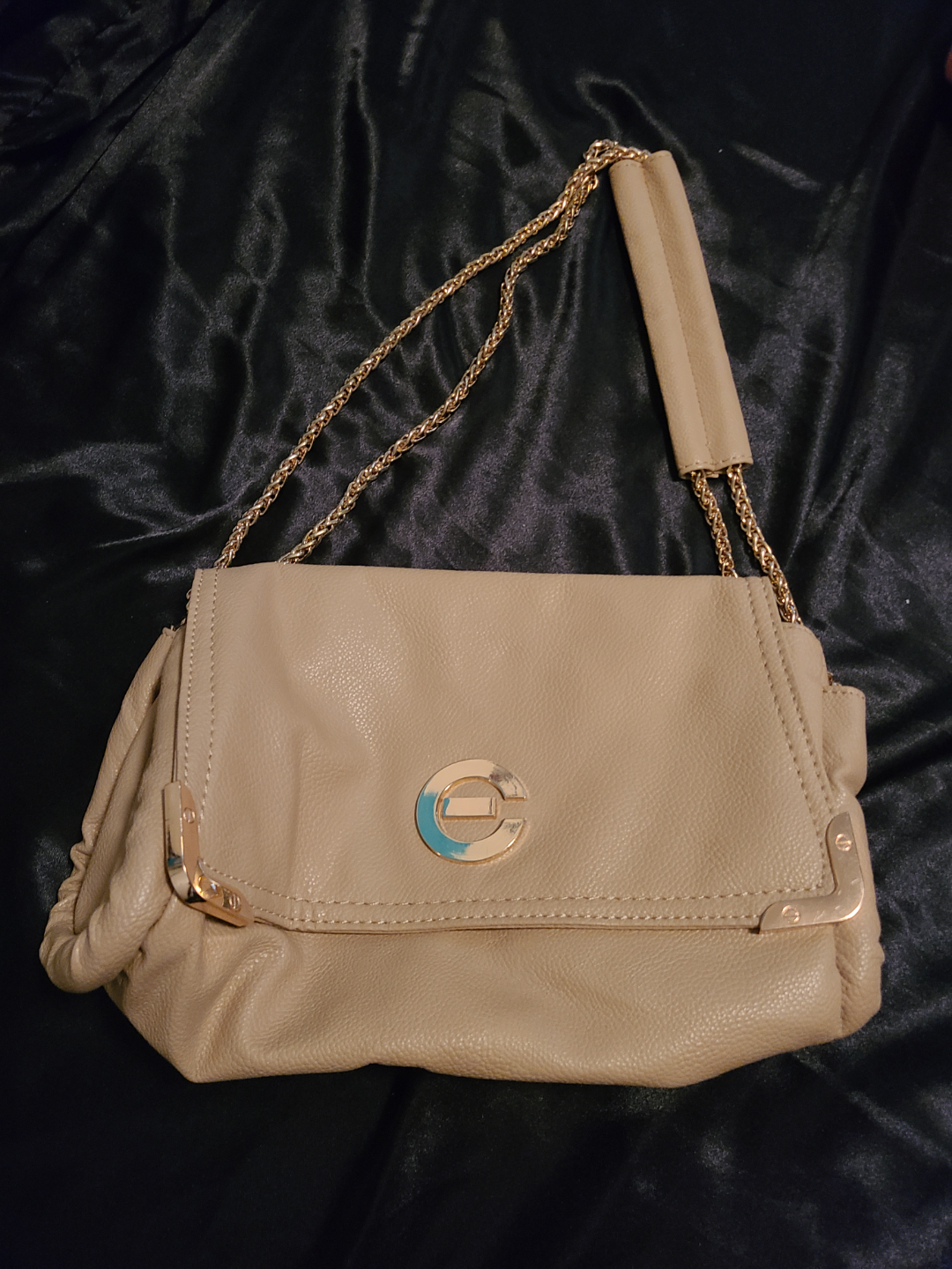 Elizabeth Grant Beige Chain Strap Shoulder Bag