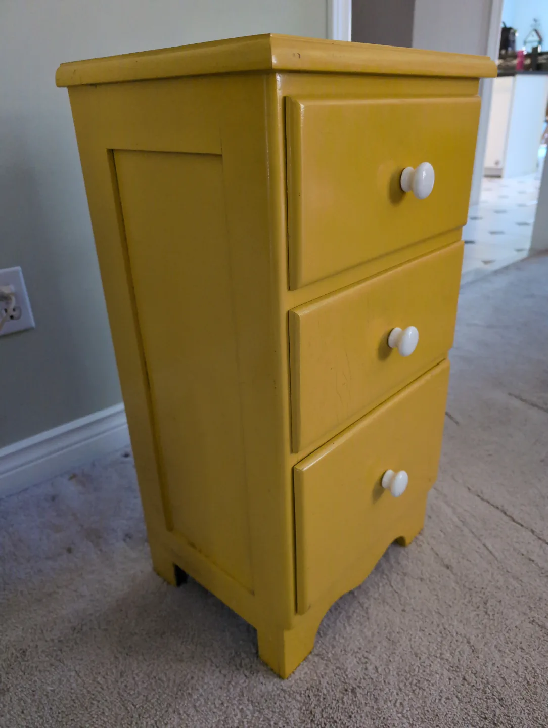 Cute Yellow Three-Drawer Dresser image indicator(2)