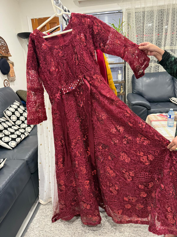 Embroidered Pakistani Shalwar Kameez Collection (5 Dresses) - photo 4