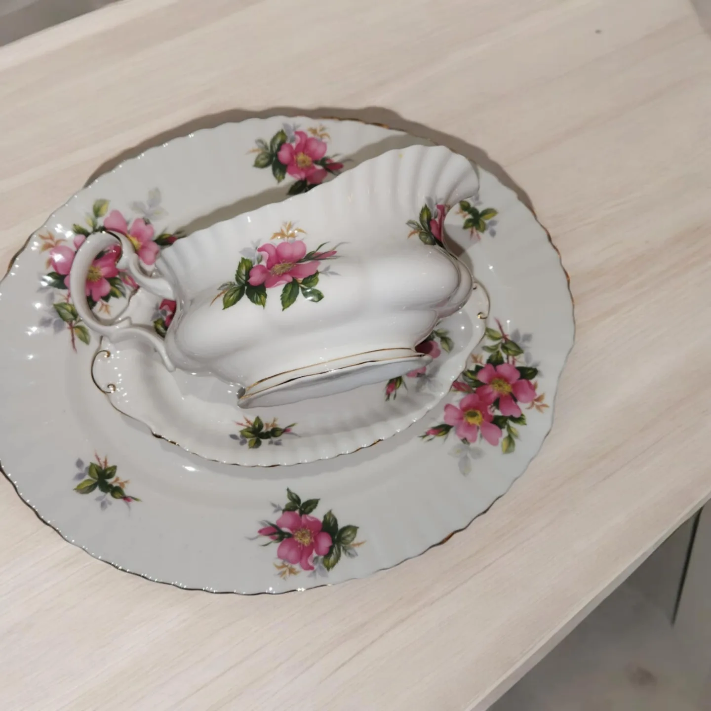 Vintage Royal Albert Old Country Roses Tea Set image indicator(9)