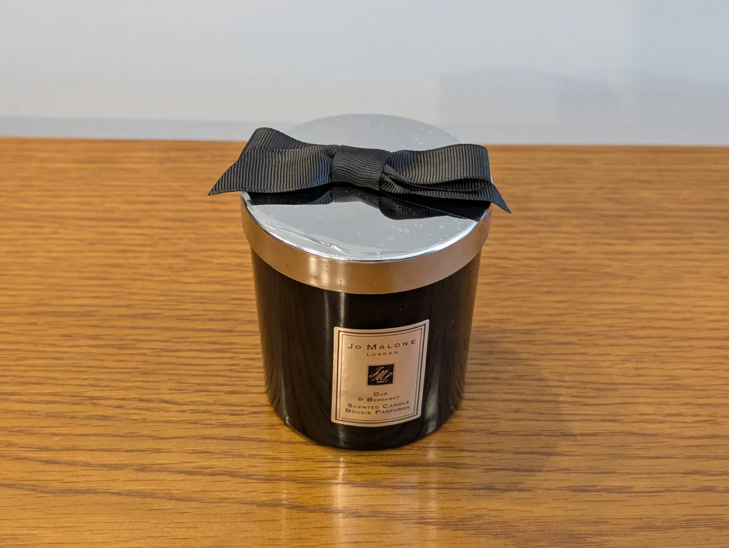 NEW: Jo Malone London Oud & Bergamot Scented Candle image indicator(2)