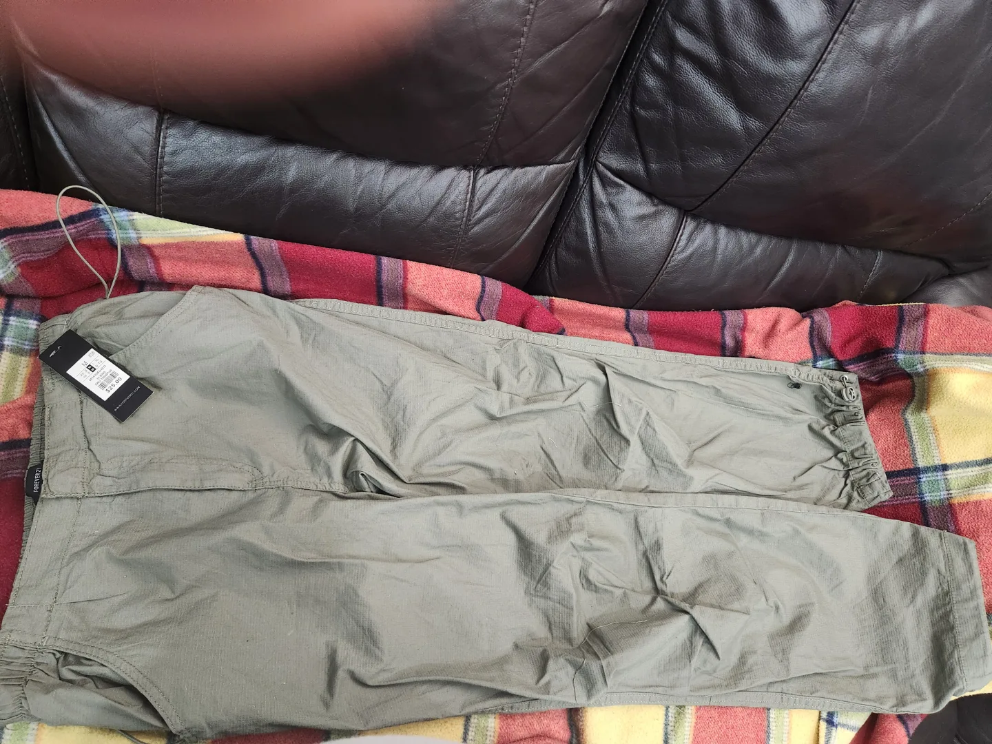 Forever 21 Women's Olive Green Cargo Pants - Size Medium thumbnail