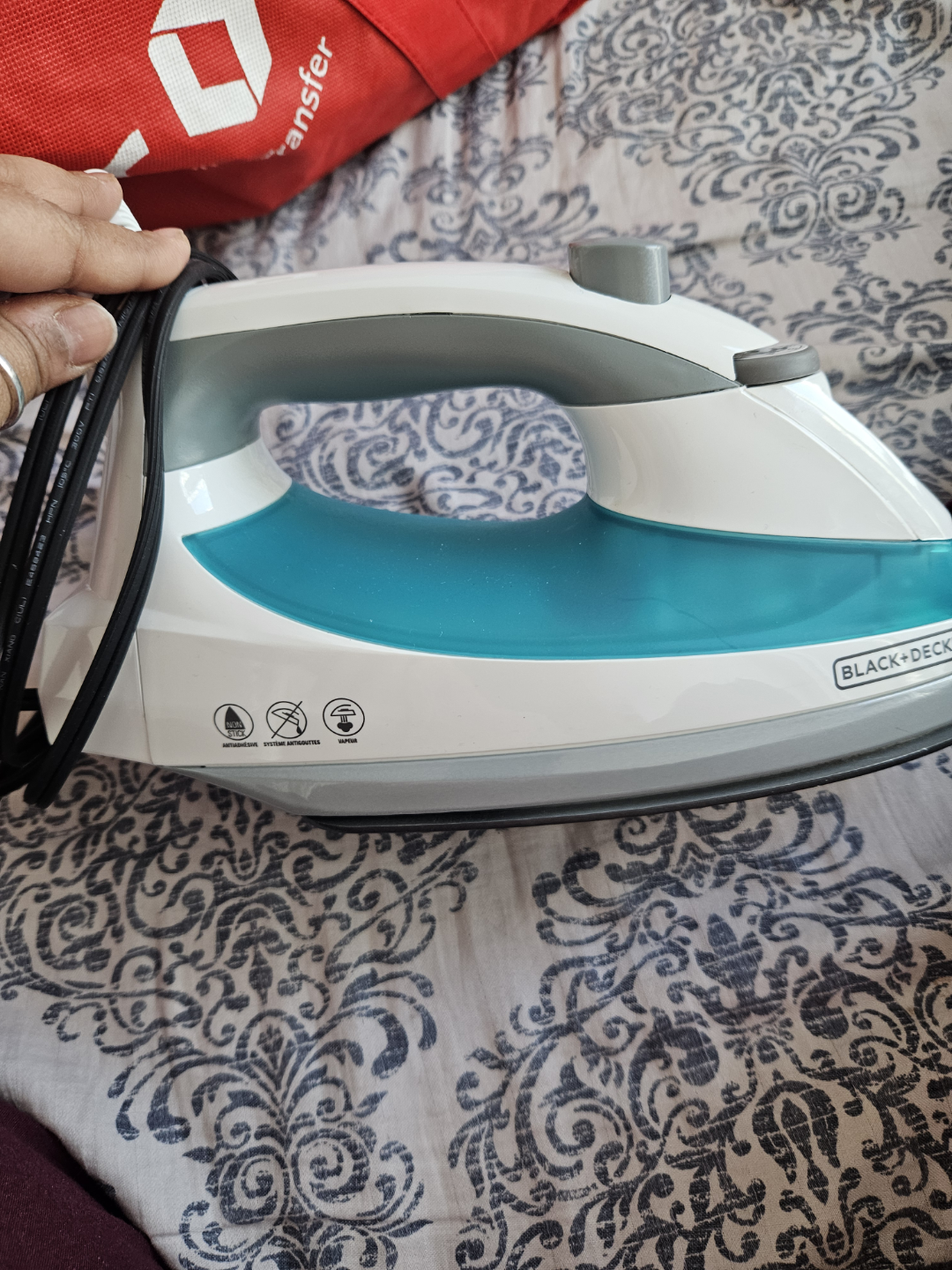 Black+Decker Steam Iron - photo 4