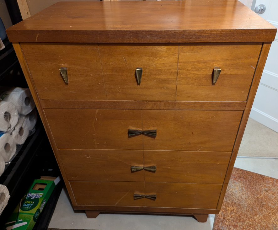 Vintage Mid-Century Modern Chest of Drawers