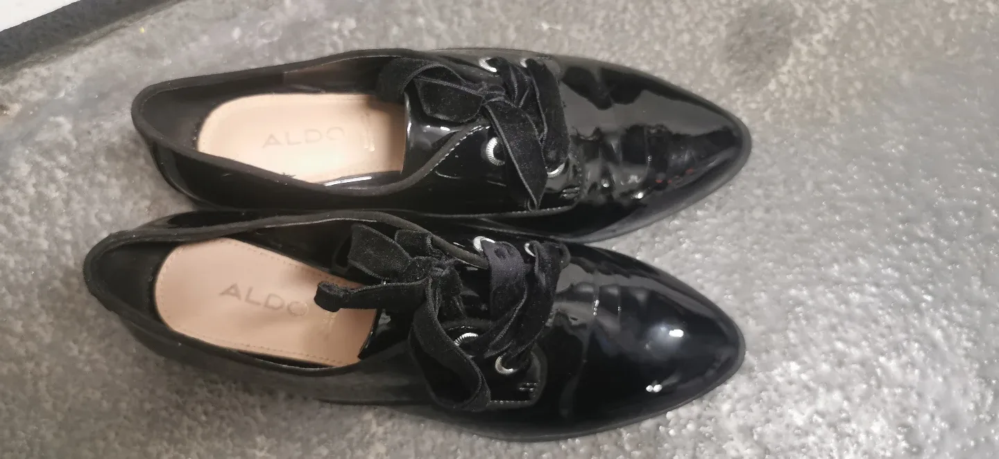 ALDO Black Patent Leather Lace-Up Oxfords image indicator(5)