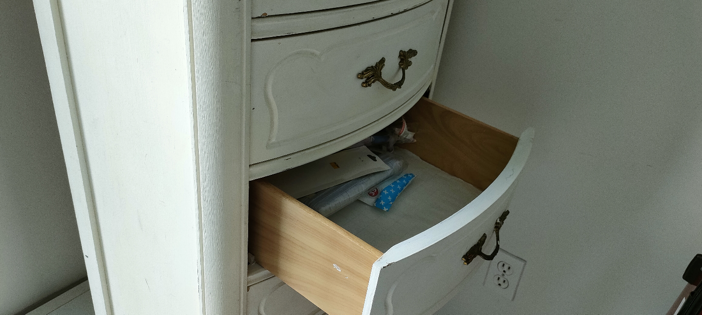 White Wooden Chest of Drawers - photo 3