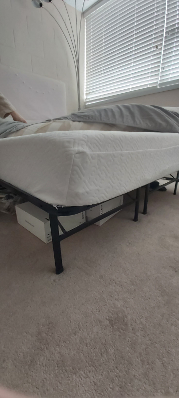 queen size bed - photo 2