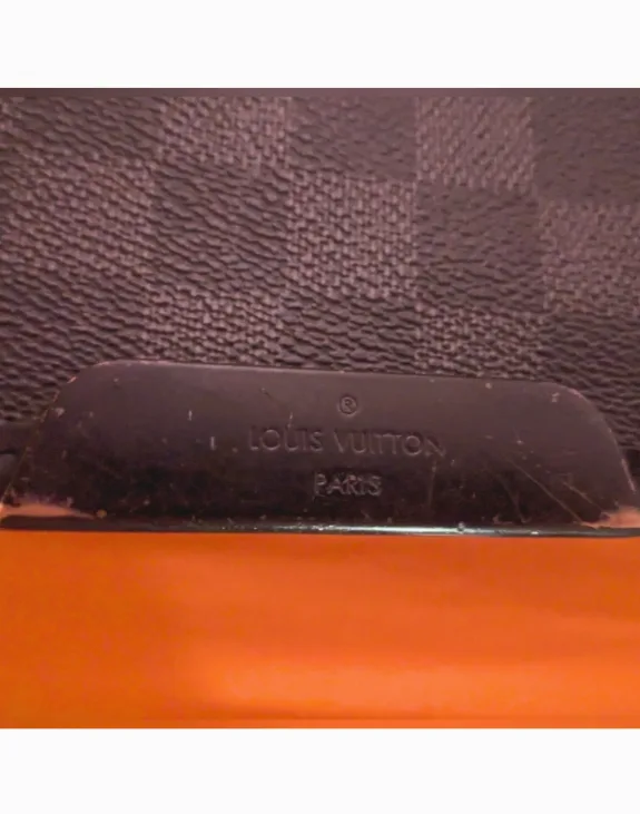 Louis Vuitton Damier Graphite Messenger Bag image indicator(10)