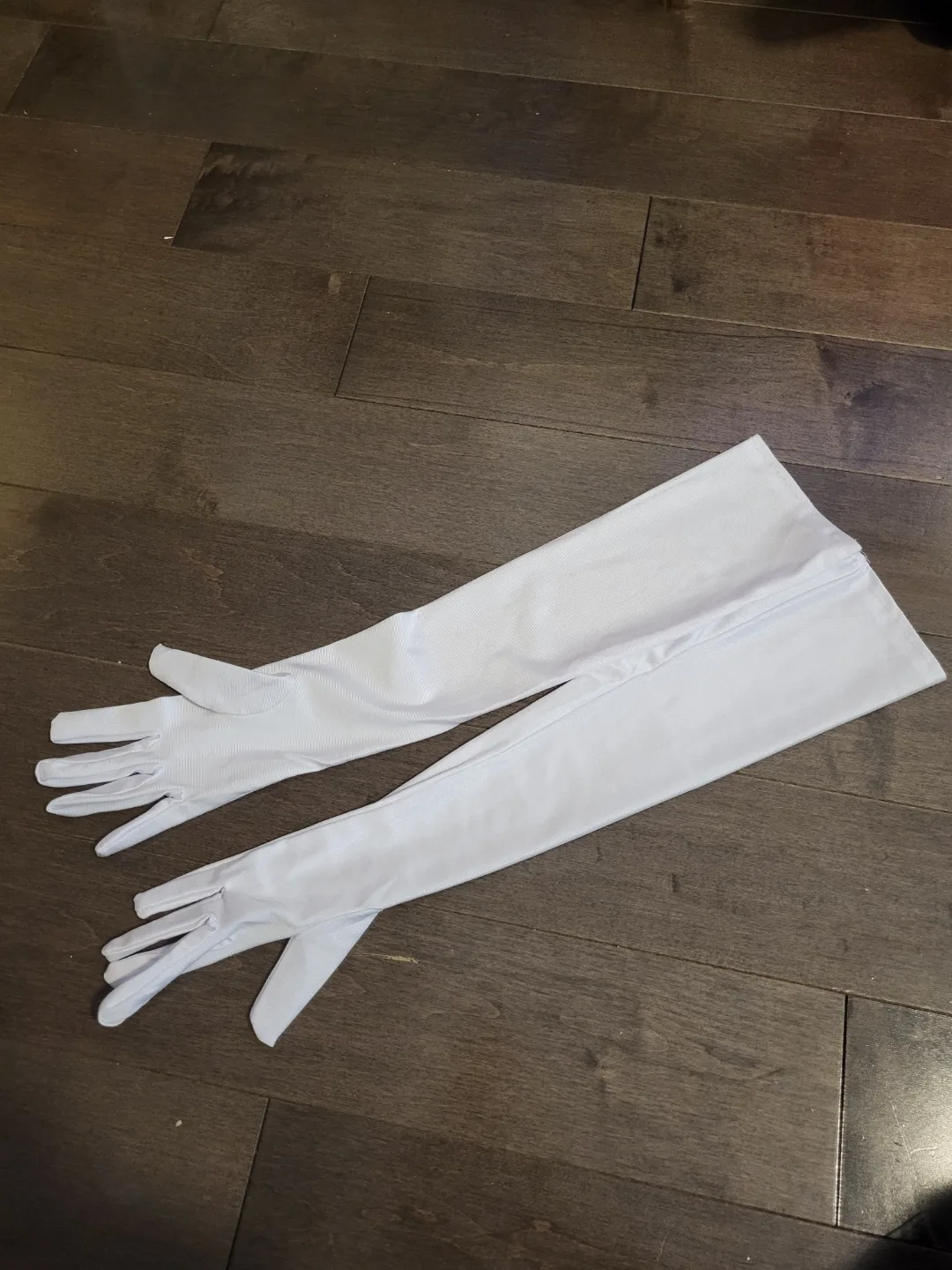Long White Evening Gloves thumbnail