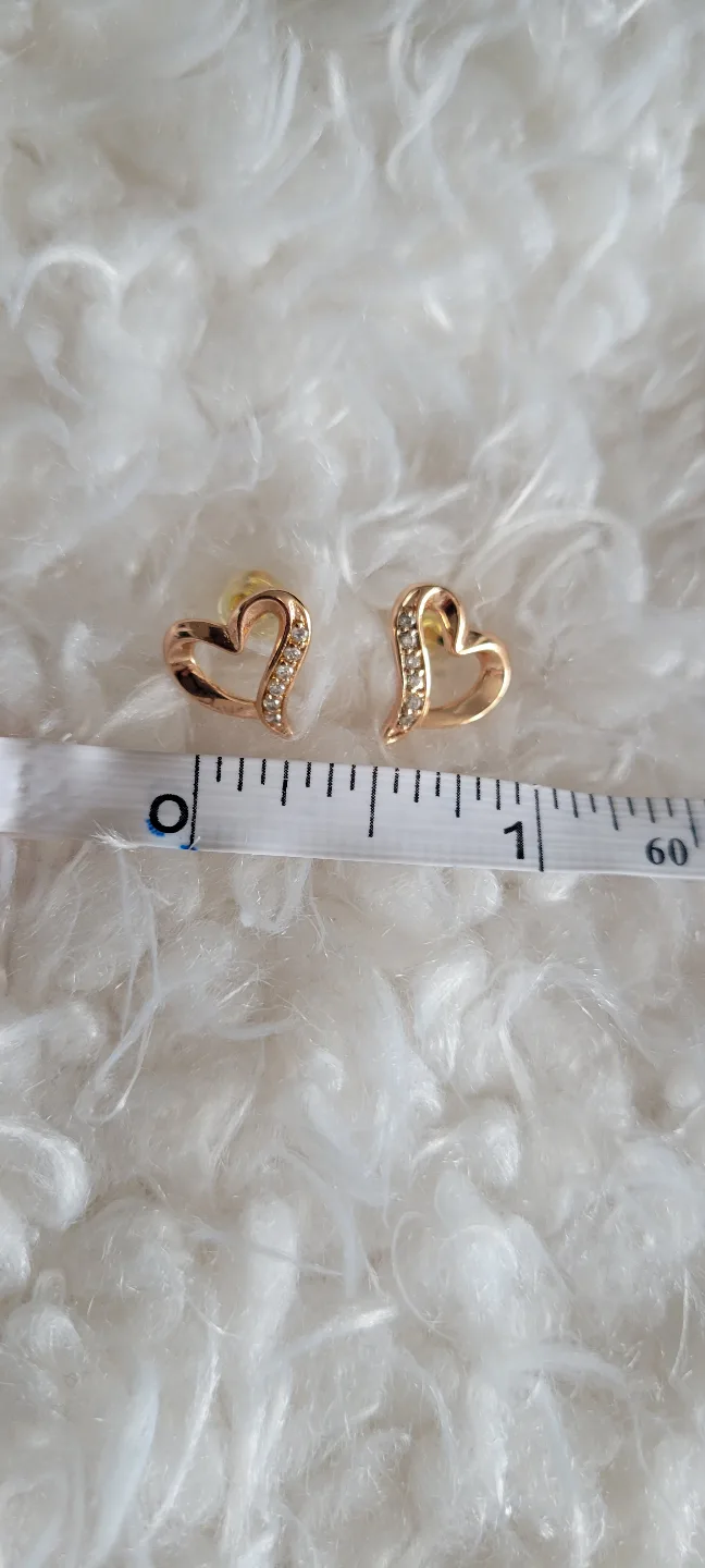 18k Rose Gold-filled Heart Stud Earrings with Cubic Zirconia image indicator(4)