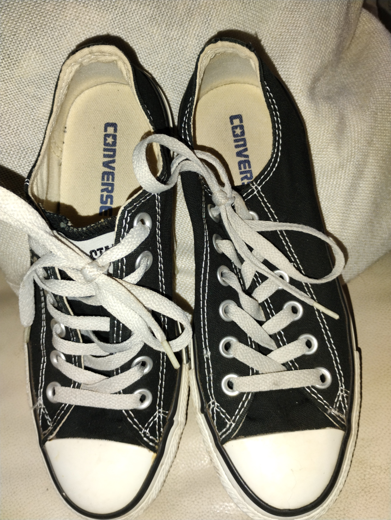 Converse Chuck Taylor All Star Low Tops - Women's Size 6.5