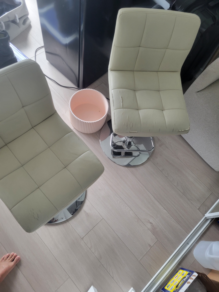Pair of White leather Adjustable Height Bar Stools - photo 2