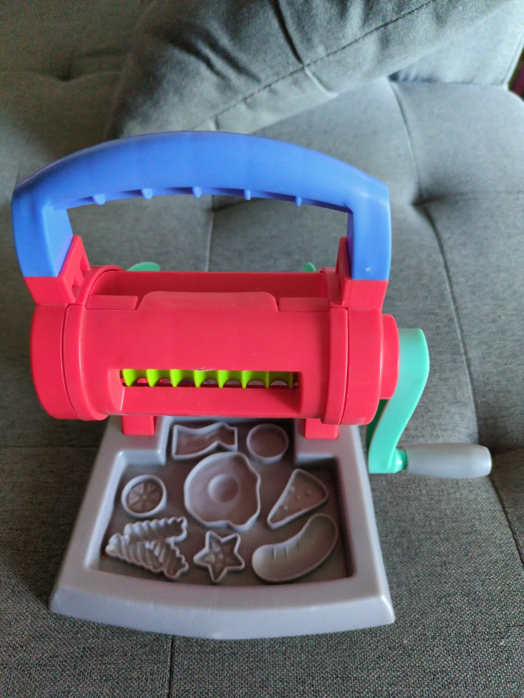Play-Doh Kitchen Creations Rolling Pin Toy thumbnail