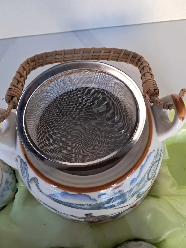 💚Chinese Tea Set with Teapot with strainer and five Cups image indicator(5)