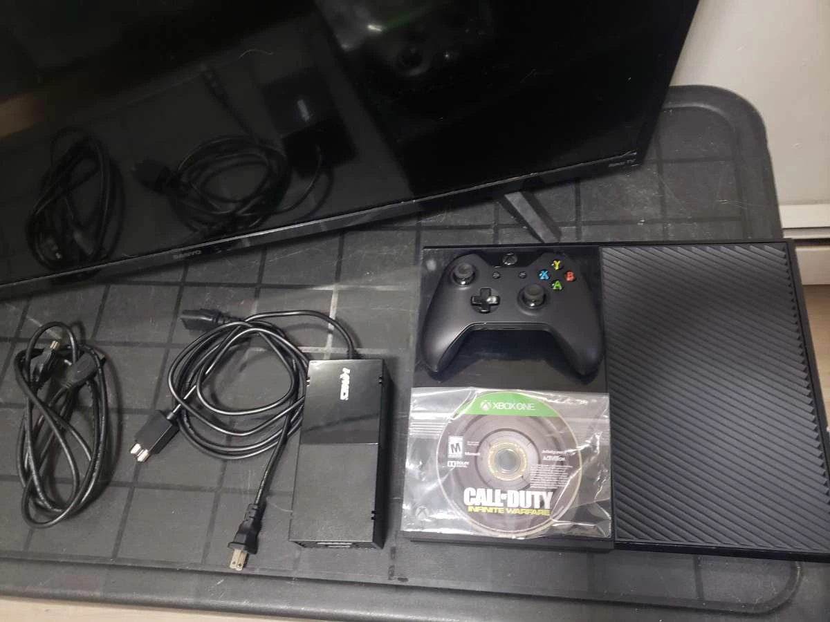 500gb Xbox one with cords & Controller - photo 2