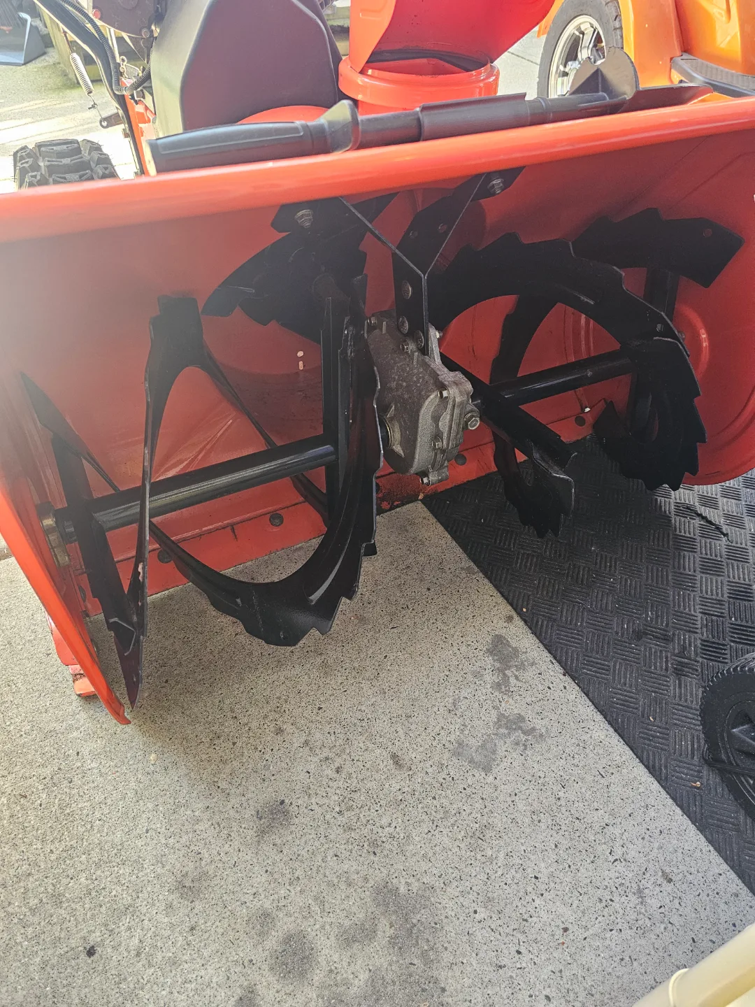 Ariens Deluxe 30 306cc Snow Blower image indicator(6)