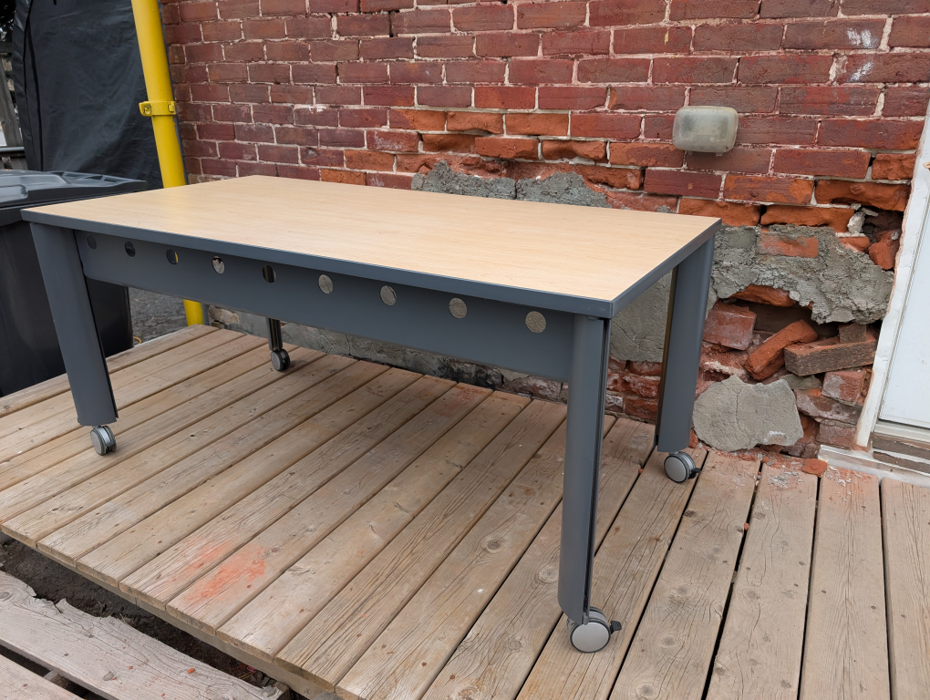 Mobile Table with adjustable legs, free delivery