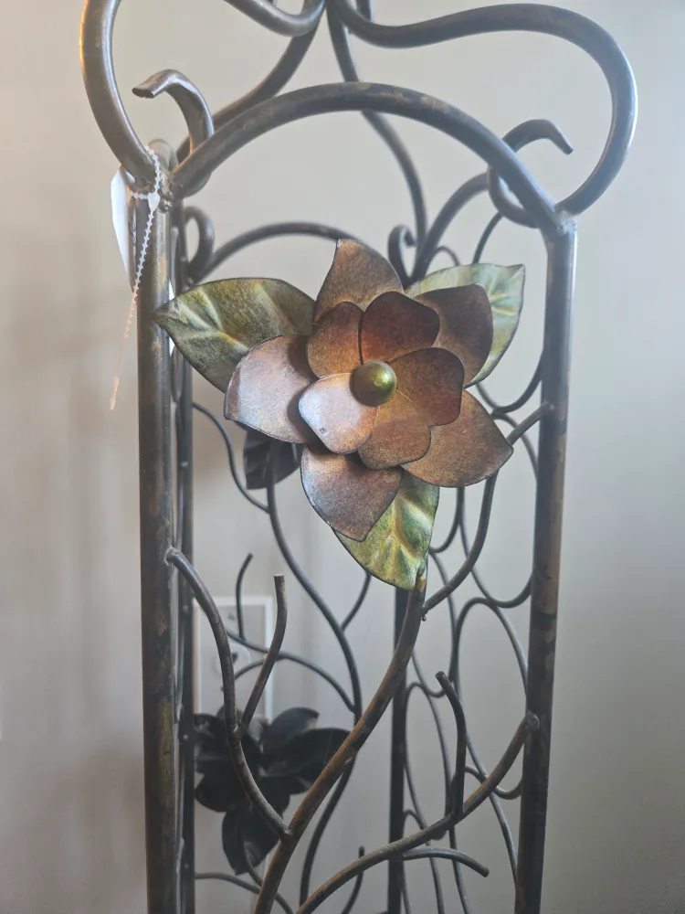 Beautiful Ornate Metal Wine Rack image indicator(2)