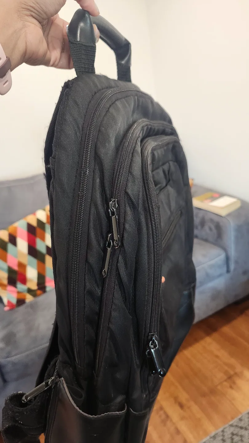 ThinkPad Black laptop Backpack image indicator(2)