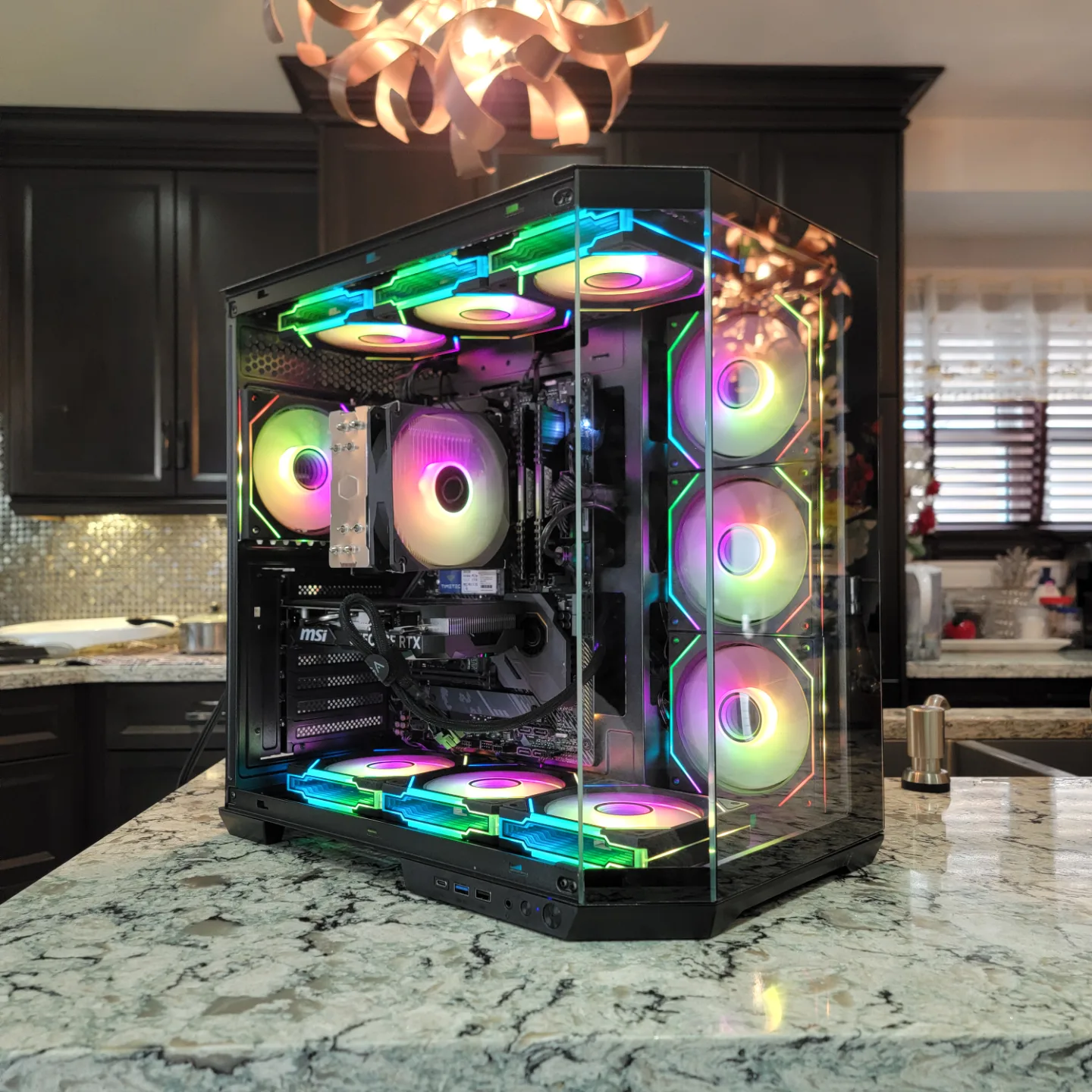 BRAND NEW - CUSTOM GAMING PC : Ryzen 7 5800x / RTX 4060 image indicator(6)