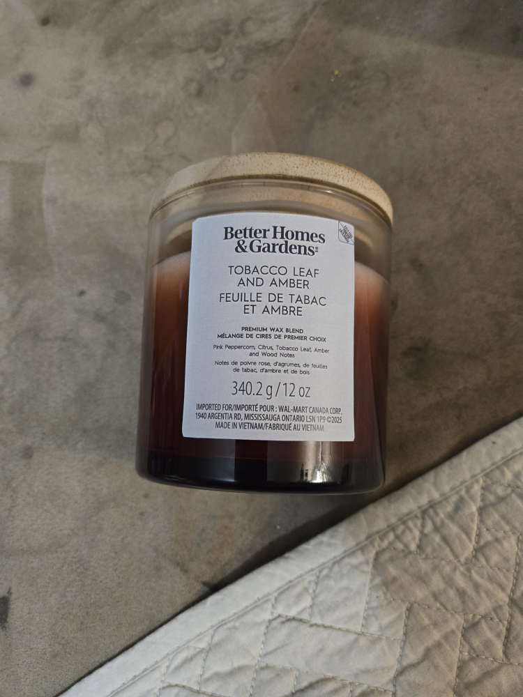 Better Homes & Gardens Tobacco Leaf and Amber Scented Candle