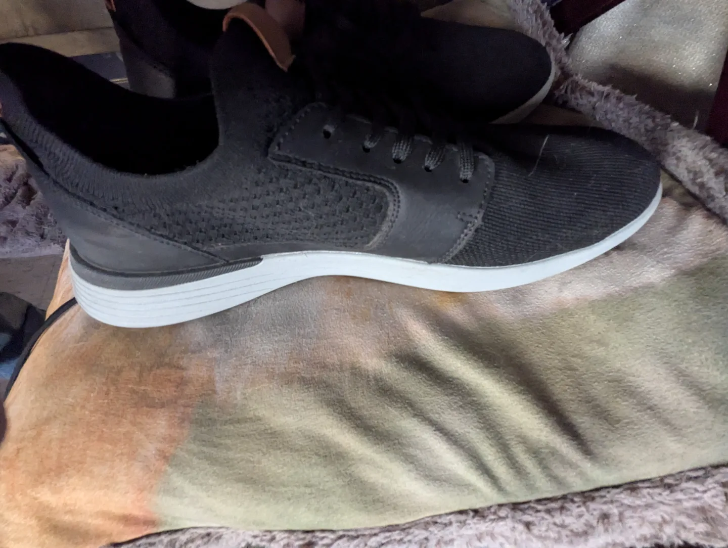 IZOD Men's Black Knit Sneakers image indicator(2)