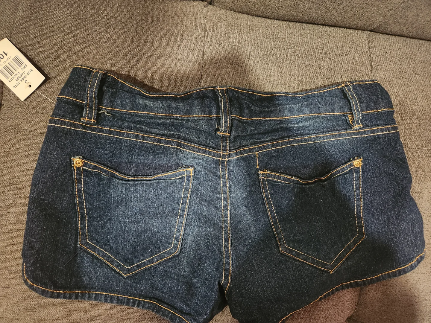Small size women's skirt and jean shorts image indicator(6)