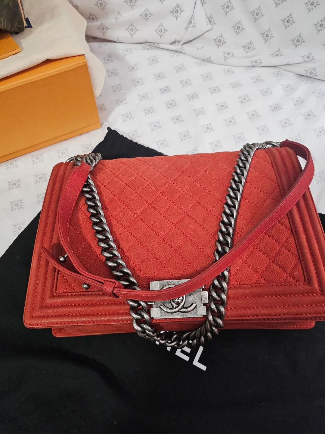 Chanel Boy Bag in Red thumbnail