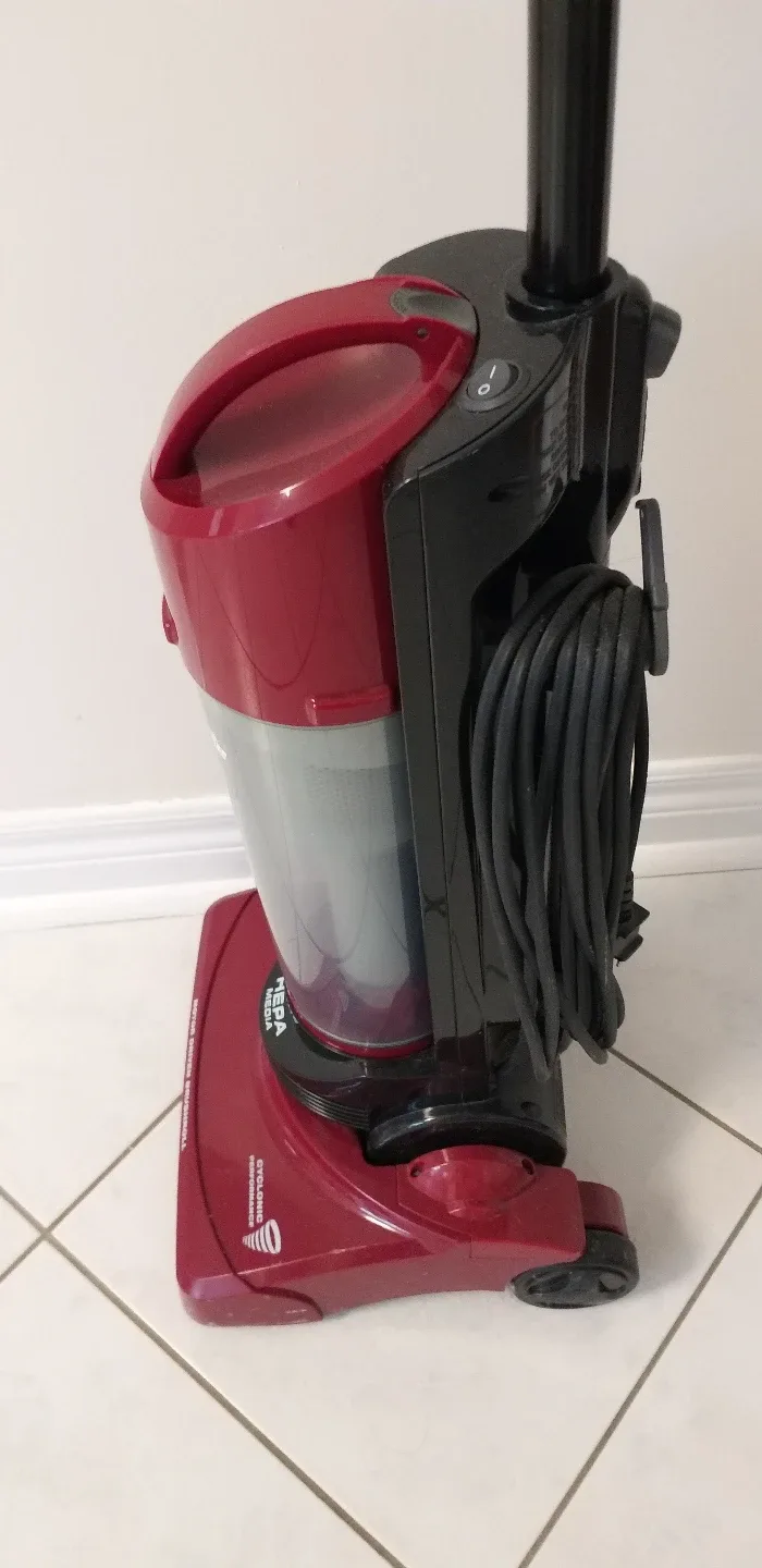 Dirt Devil Dynamite Cyclonic HEPA Vacuum Cleaner image indicator(4)