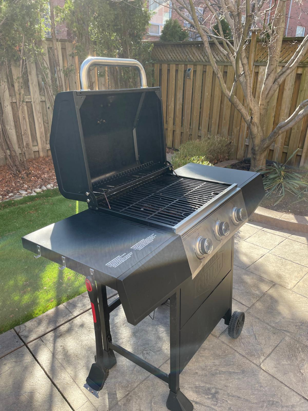 3-Burner Propane BBQ Grill with Cover - photo 3