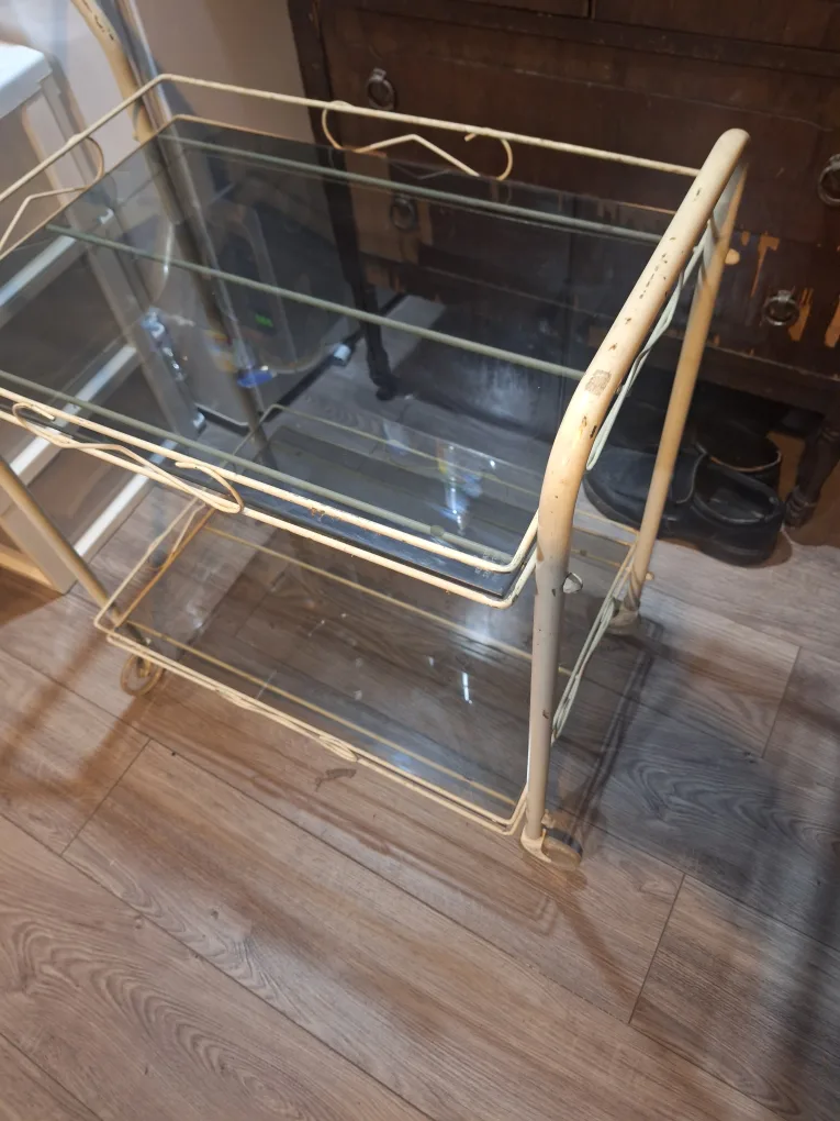 Vintage Two-Tier Serving Cart image indicator(2)