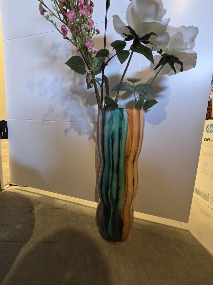 💚 Tall Glass Vase- flowers are included!